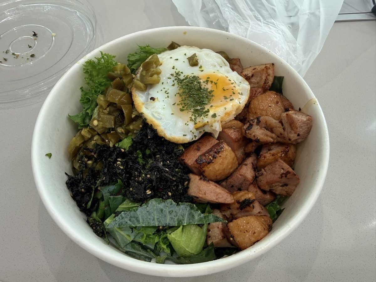 シンシンサラダ 汝矣島店 燻製ダックサラダ丼